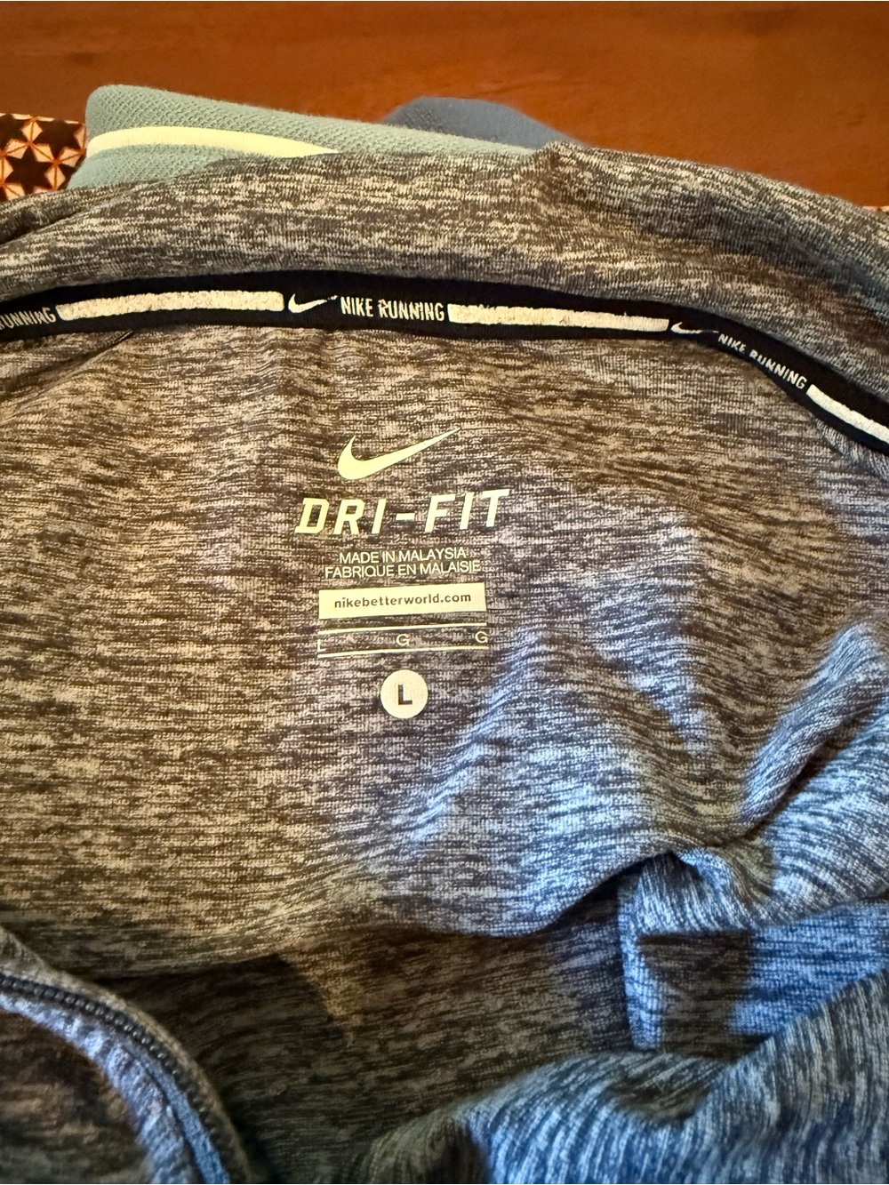 Nike Men’s WWU Heather Grey Quarter-Zip Performance Pullover - Picture 3 of 3